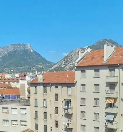 Le Grenoblois Apartamento *
